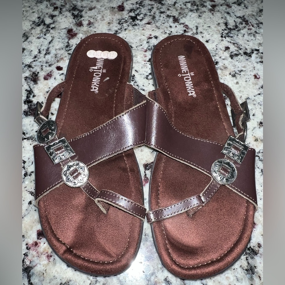 Minnetonka Brown Leather Sandals with Criss-Cross Straps